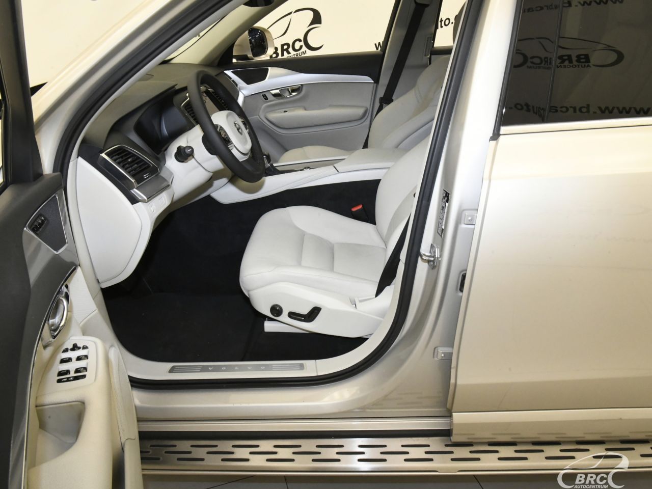 Volvo XC90 | 21