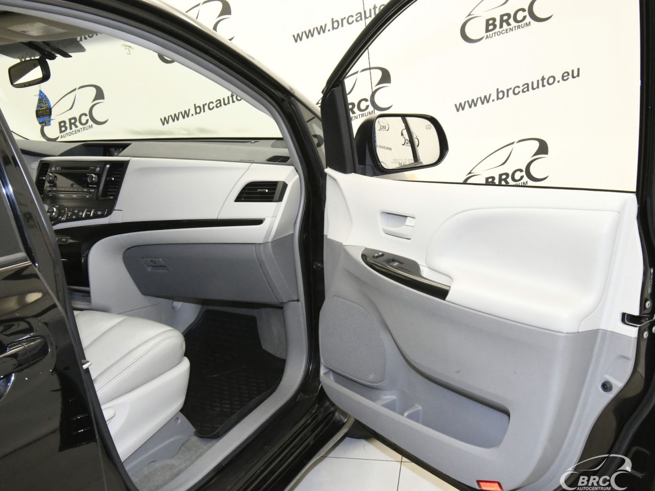 Toyota Sienna | 7