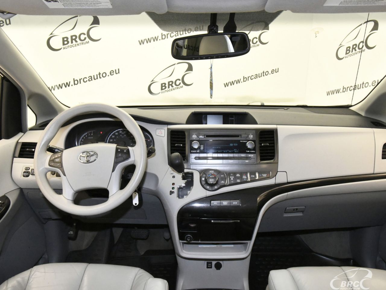 Toyota Sienna | 2