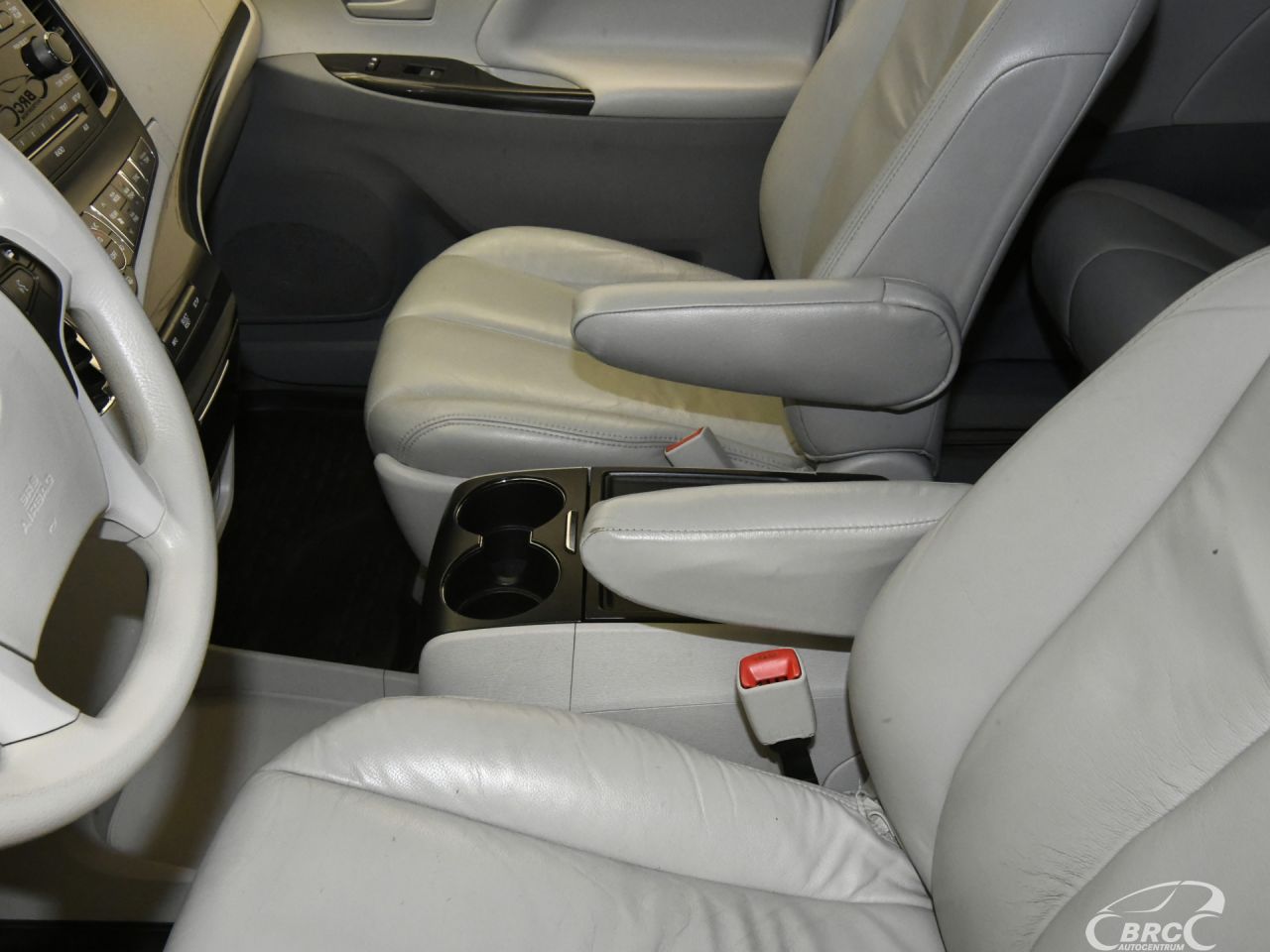 Toyota Sienna | 25