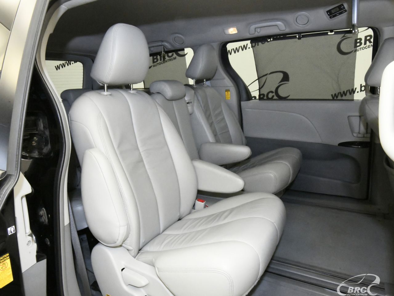 Toyota Sienna | 10