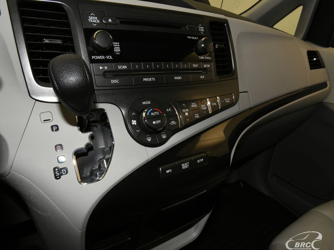 Toyota Sienna | 30