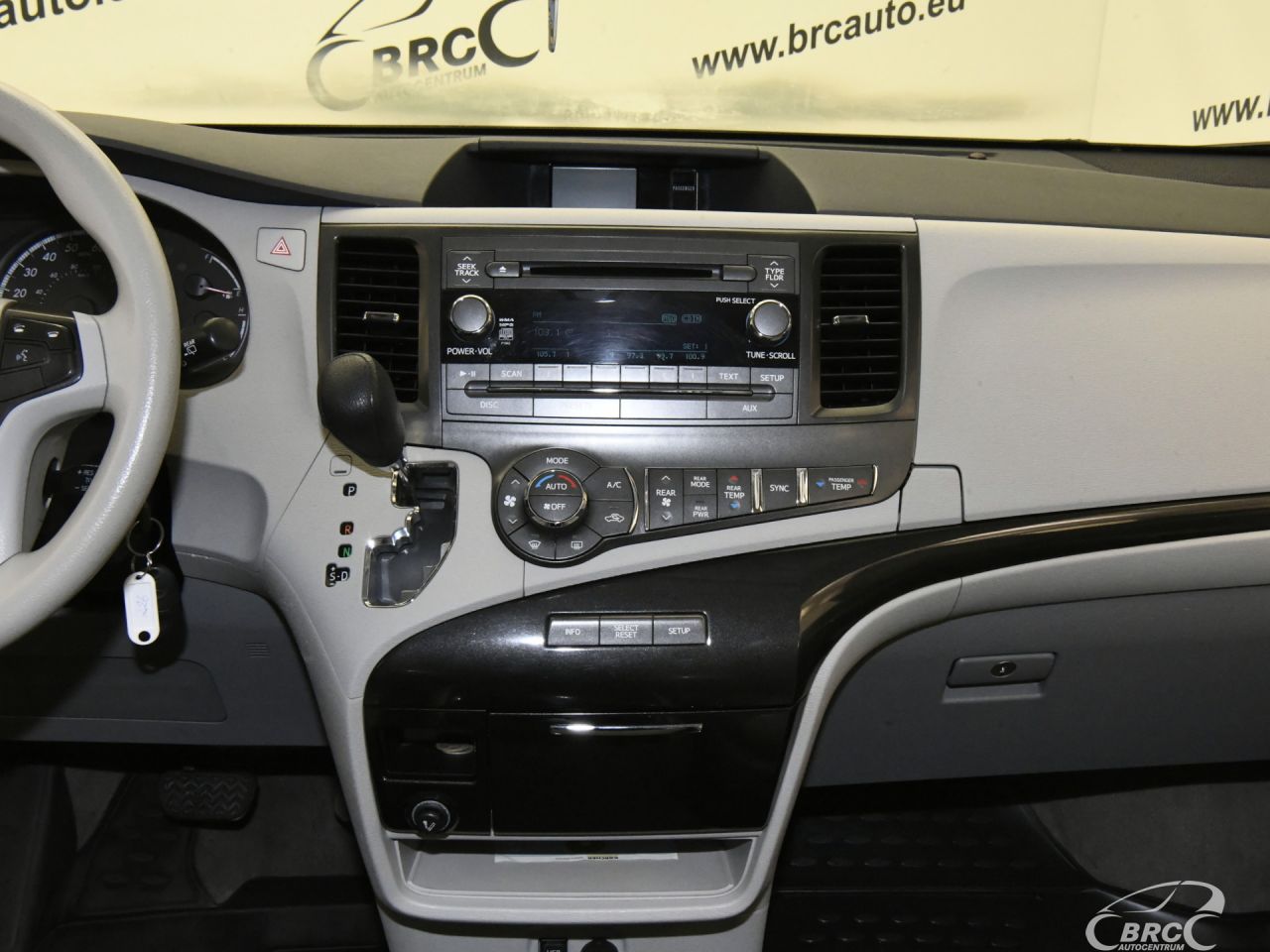 Toyota Sienna | 16