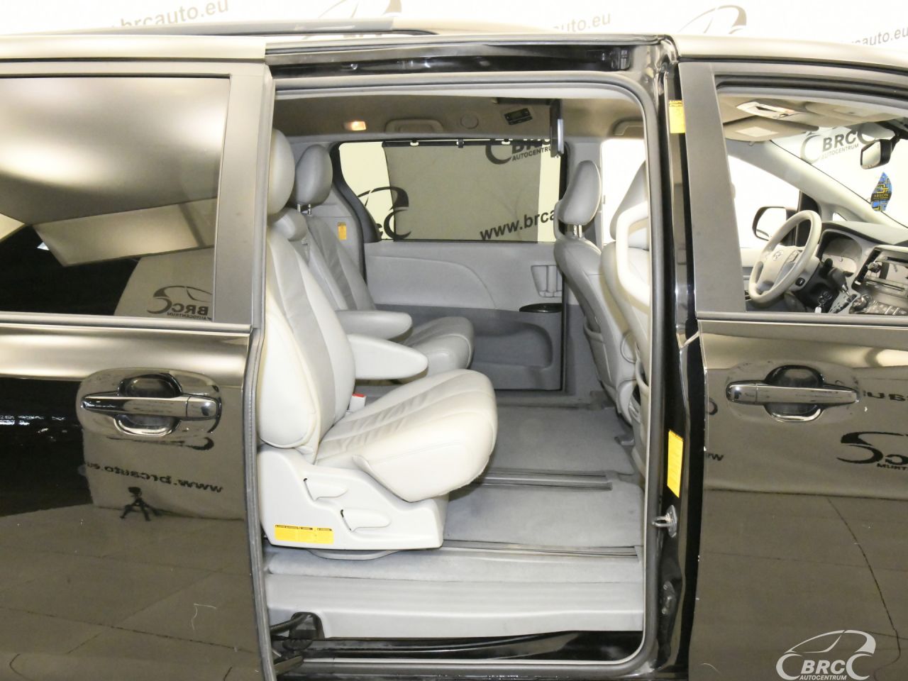 Toyota Sienna | 9