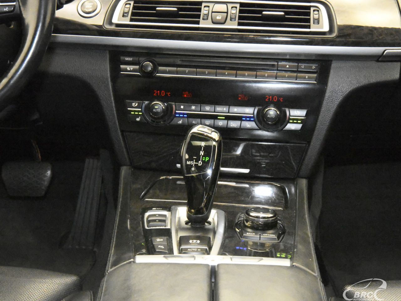 BMW 750 | 19