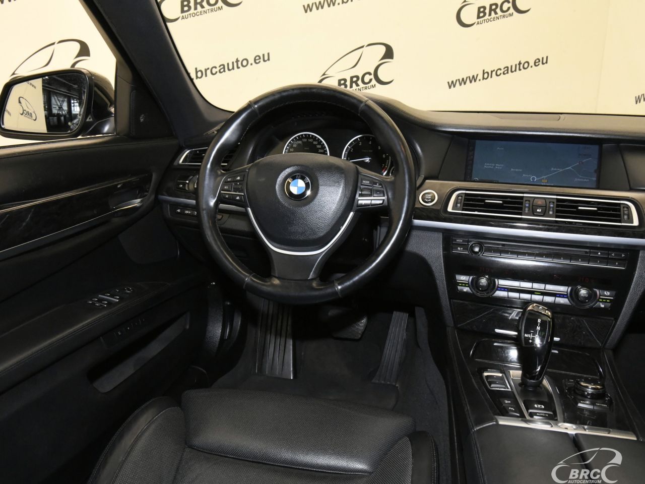 BMW 750 | 15