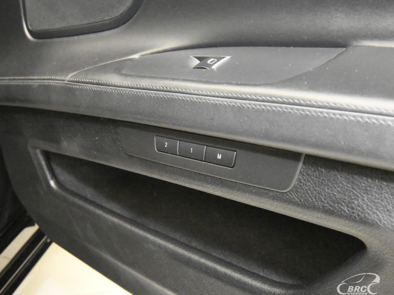 BMW 750 | 8