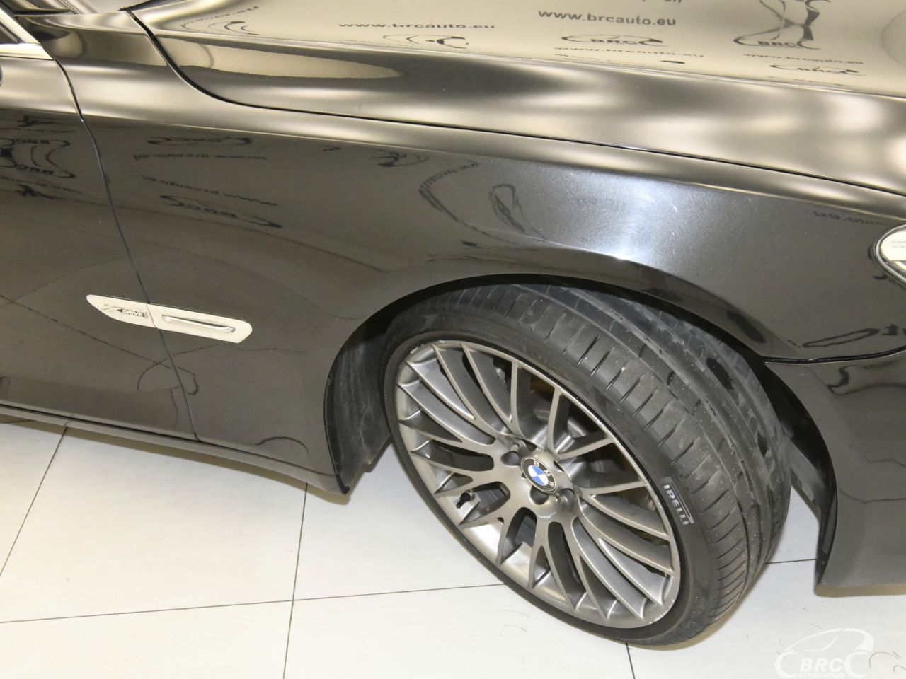 BMW 750 | 52