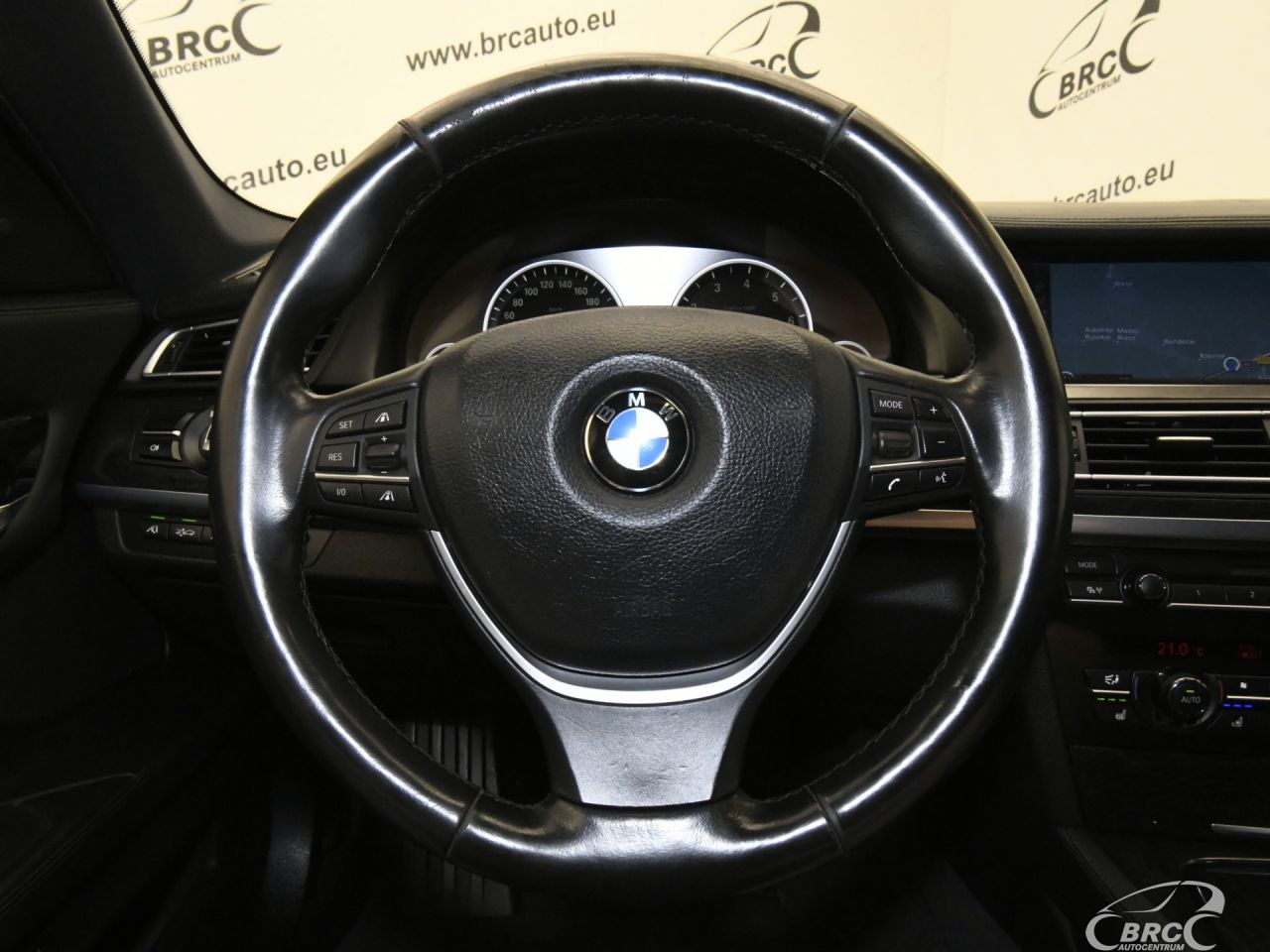 BMW 750 | 32
