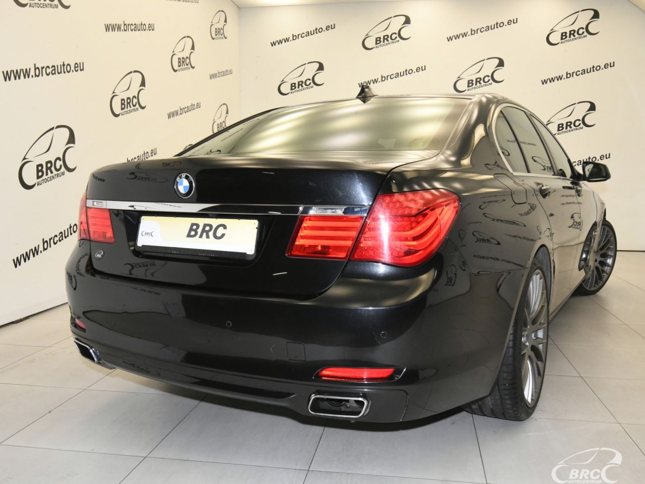 BMW 750 | 59