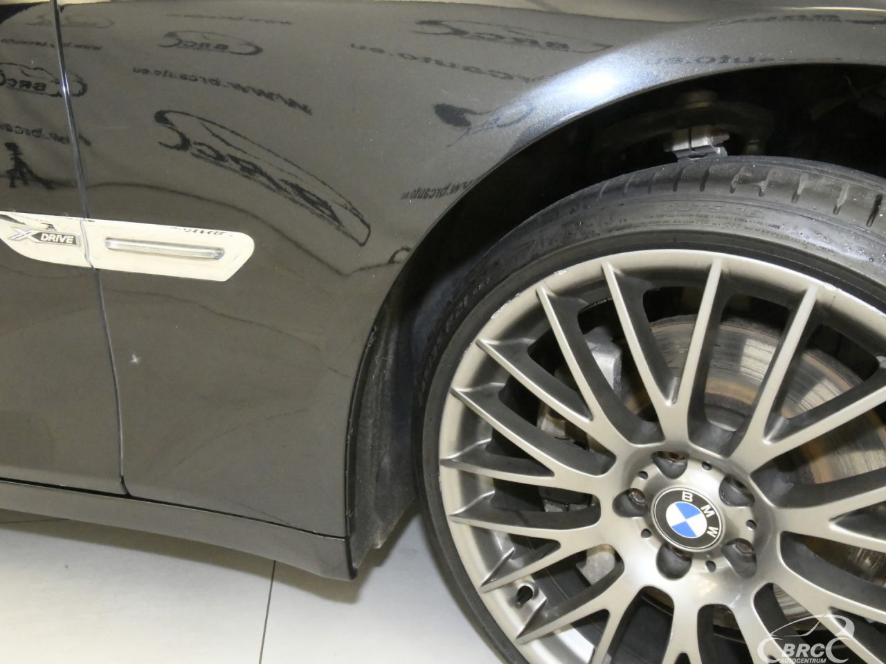 BMW 750 | 53