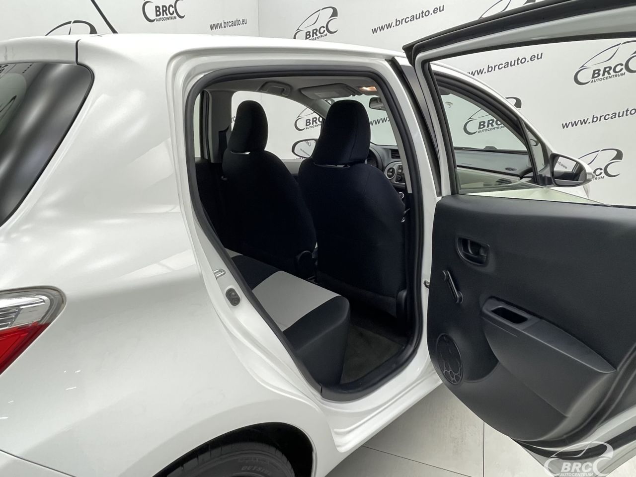 Toyota Yaris | 11