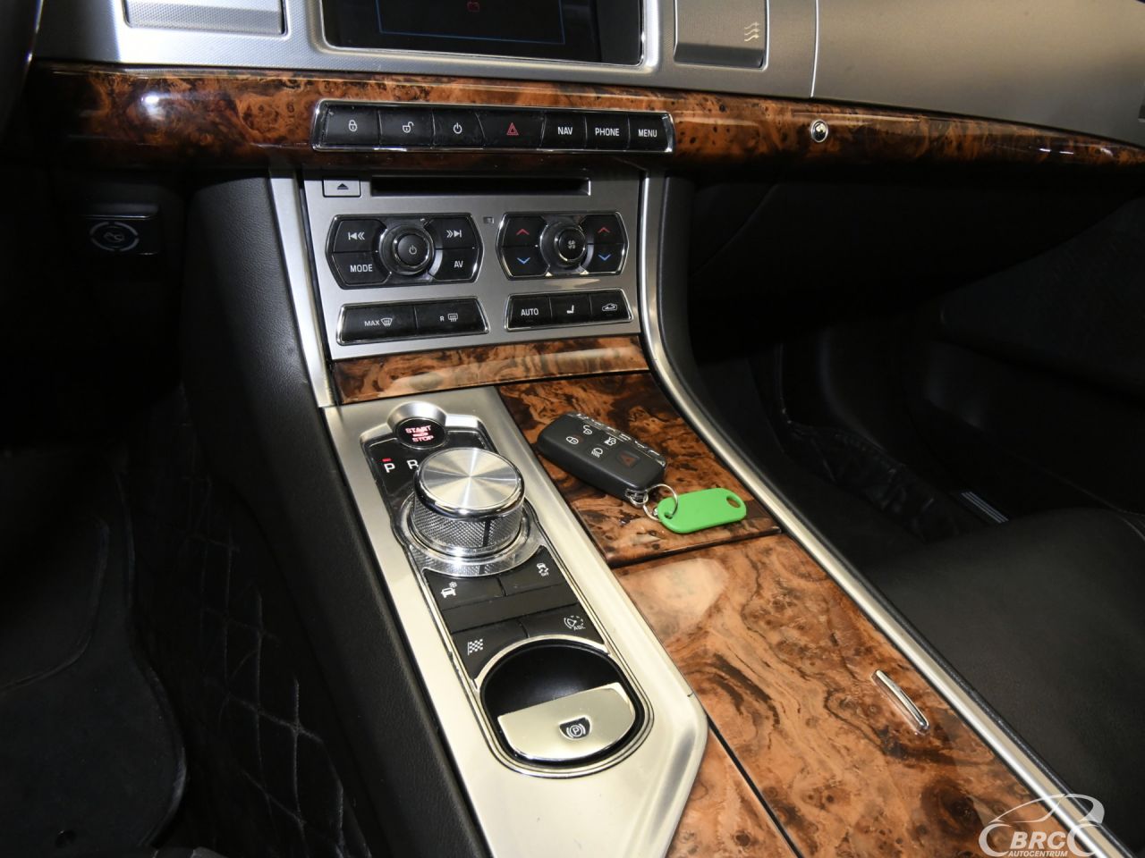 Jaguar XF | 26