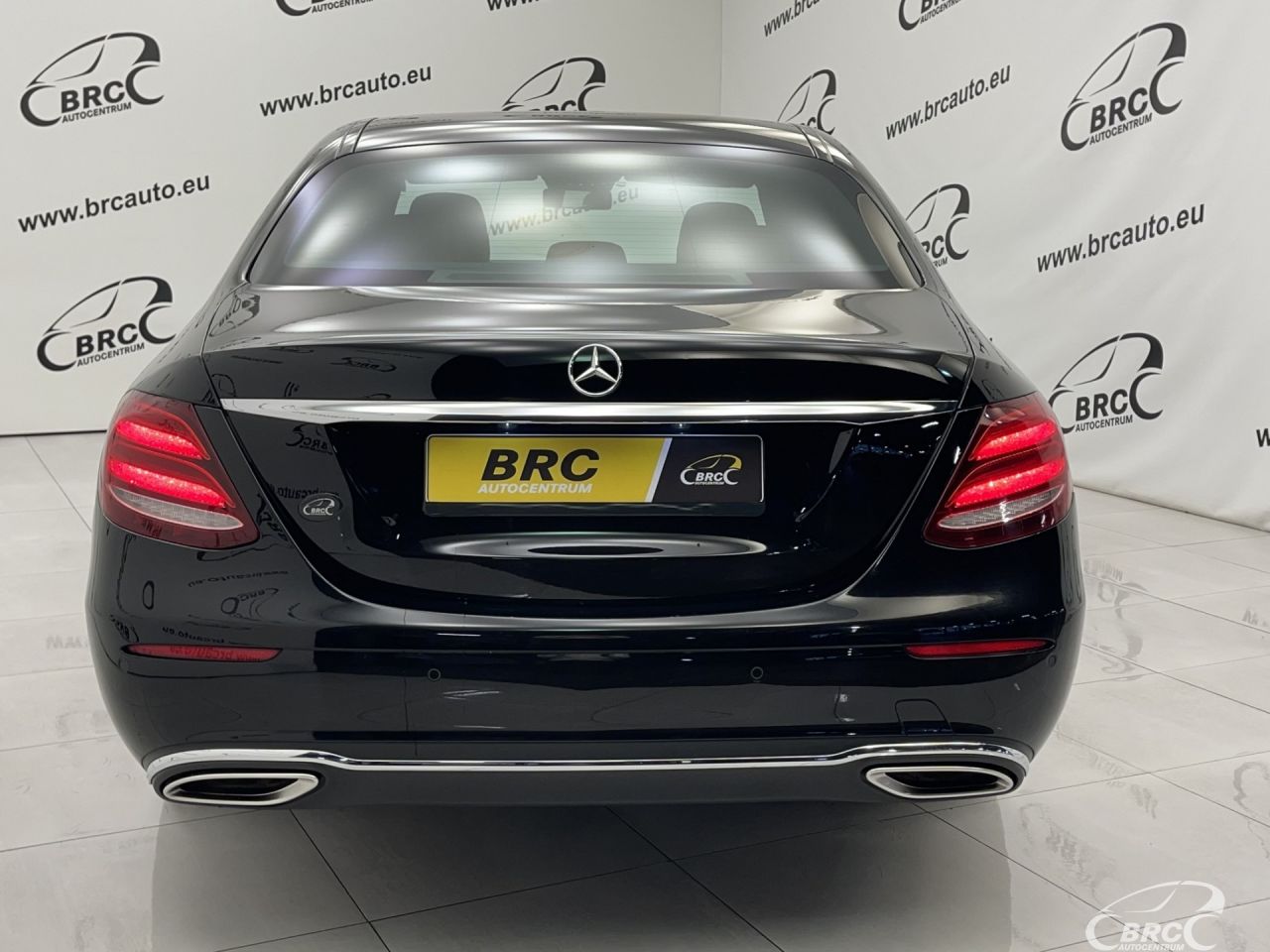 Mercedes-Benz E200 | 97