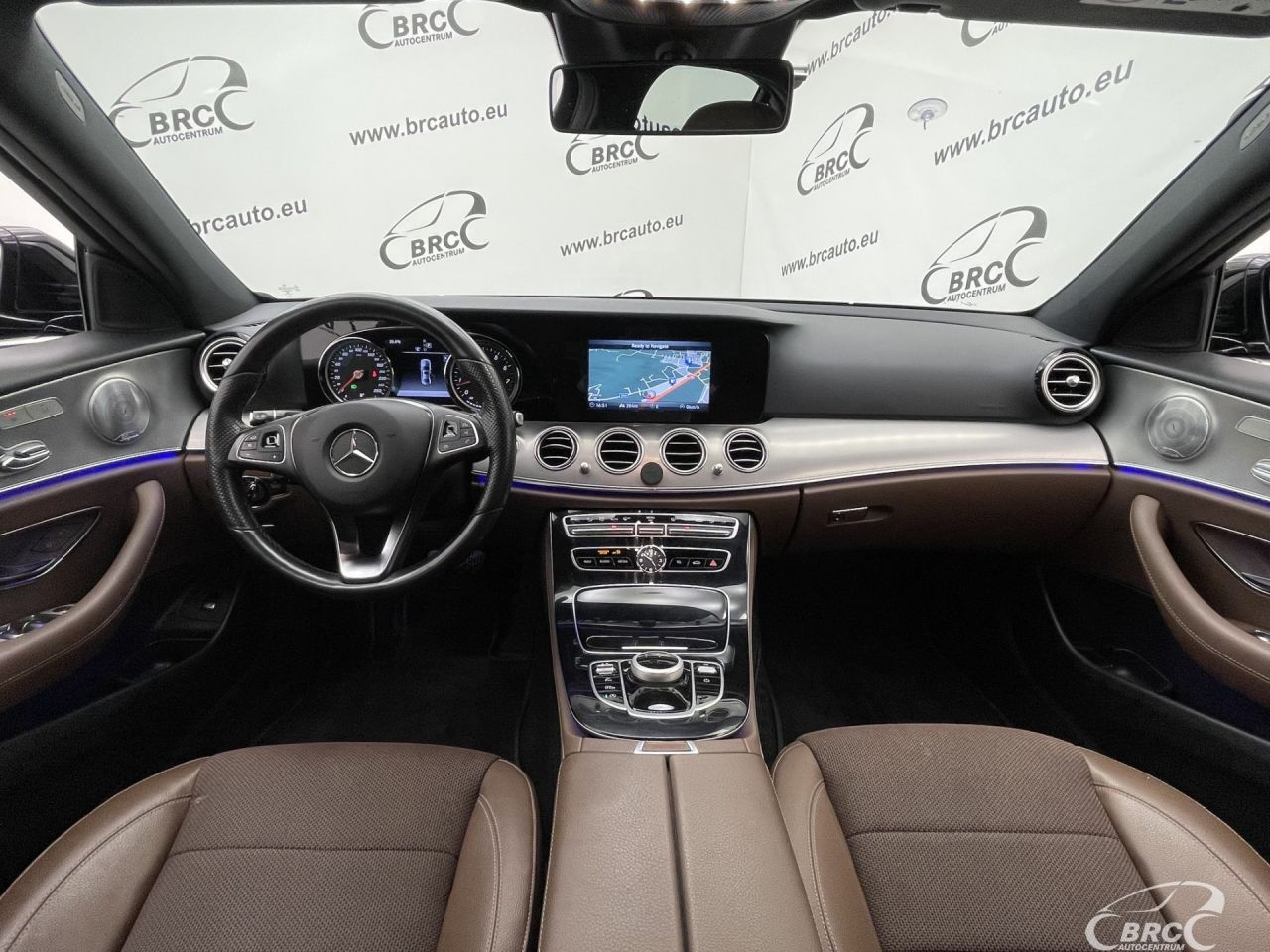 Mercedes-Benz E200 | 4