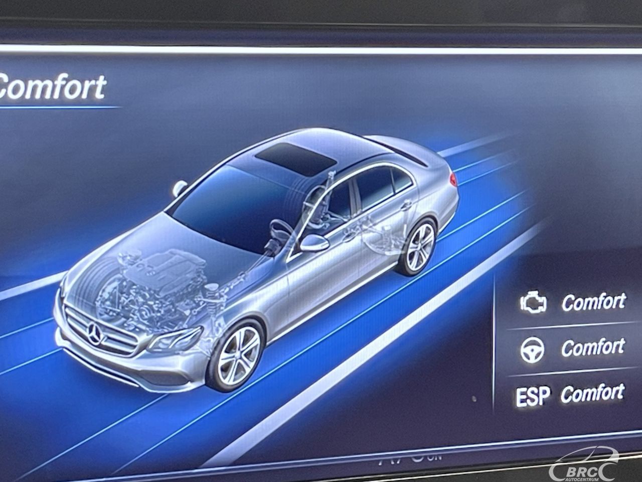 Mercedes-Benz E200 | 73