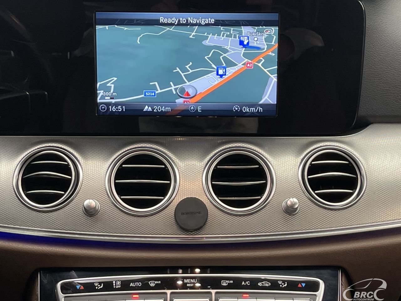 Mercedes-Benz E200 | 30