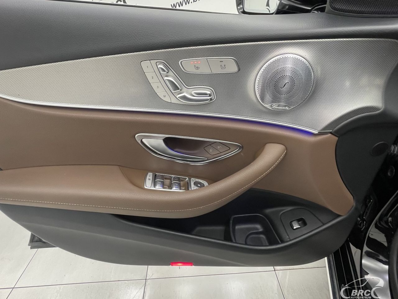 Mercedes-Benz E200 | 37