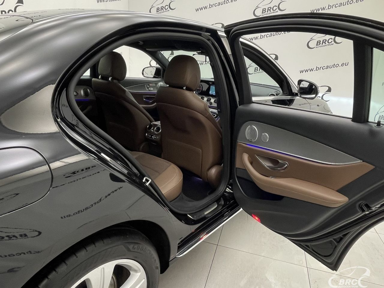 Mercedes-Benz E200 | 22