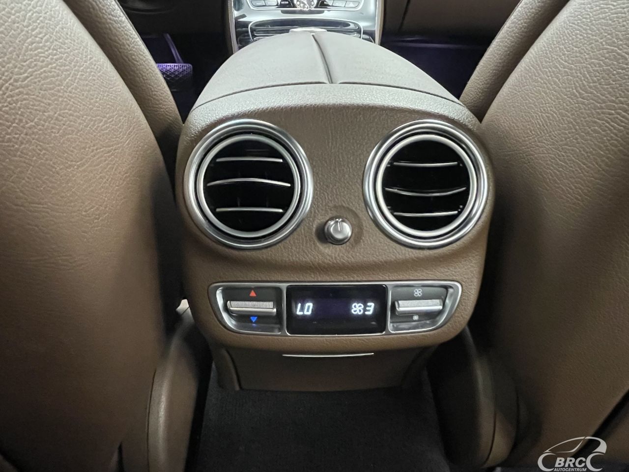 Mercedes-Benz E200 | 24