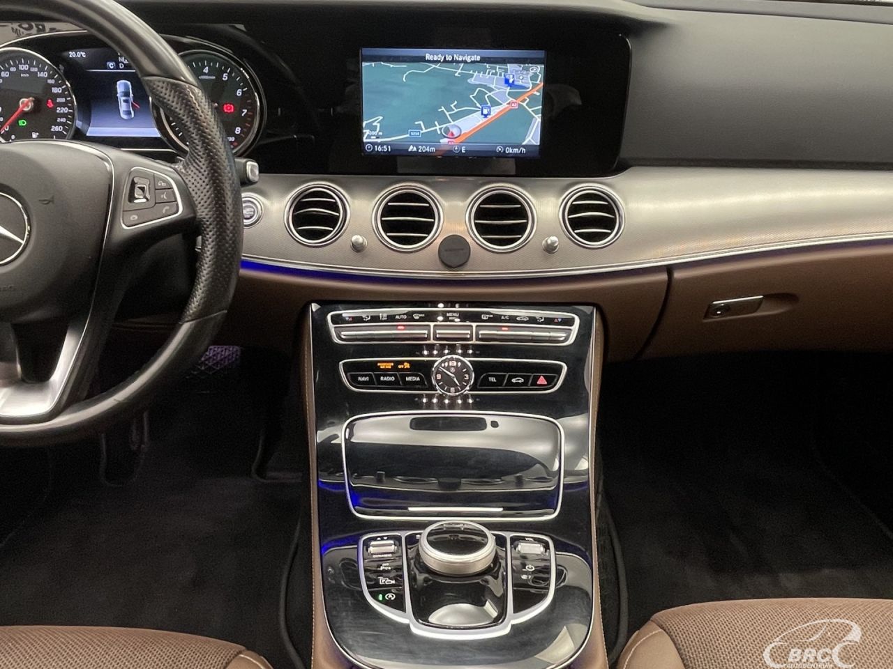 Mercedes-Benz E200 | 28