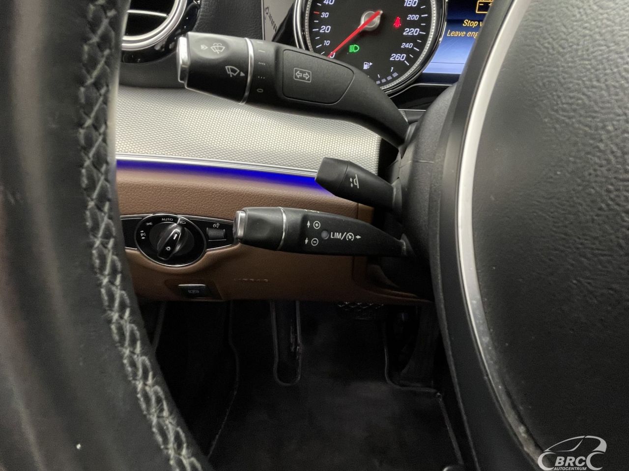 Mercedes-Benz E200 | 60