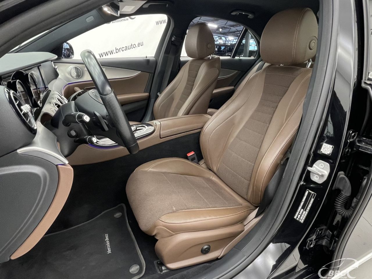 Mercedes-Benz E200 | 42