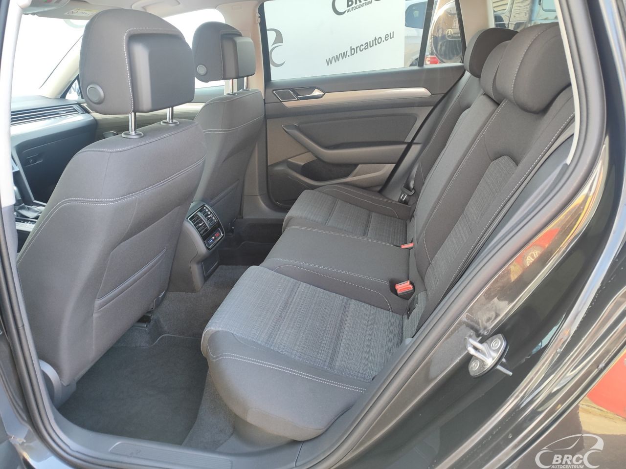 Volkswagen Passat | 12