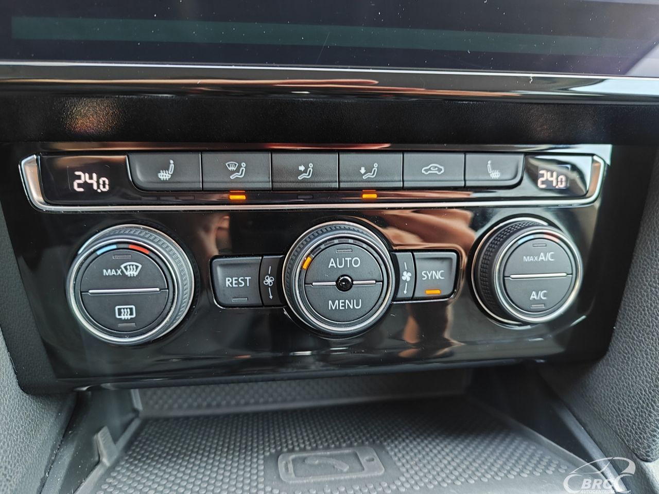 Volkswagen Passat | 37