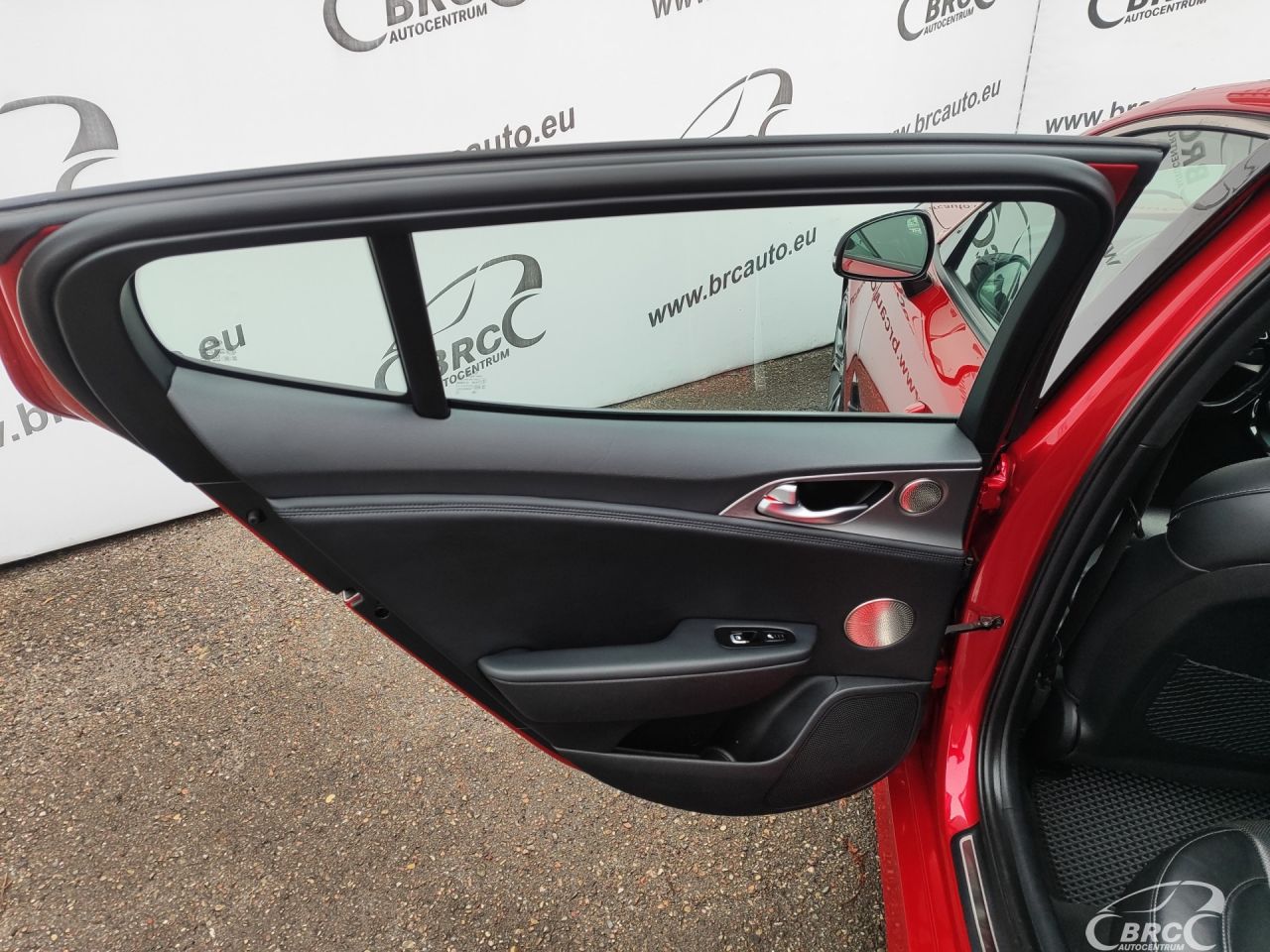 Kia Stinger | 14