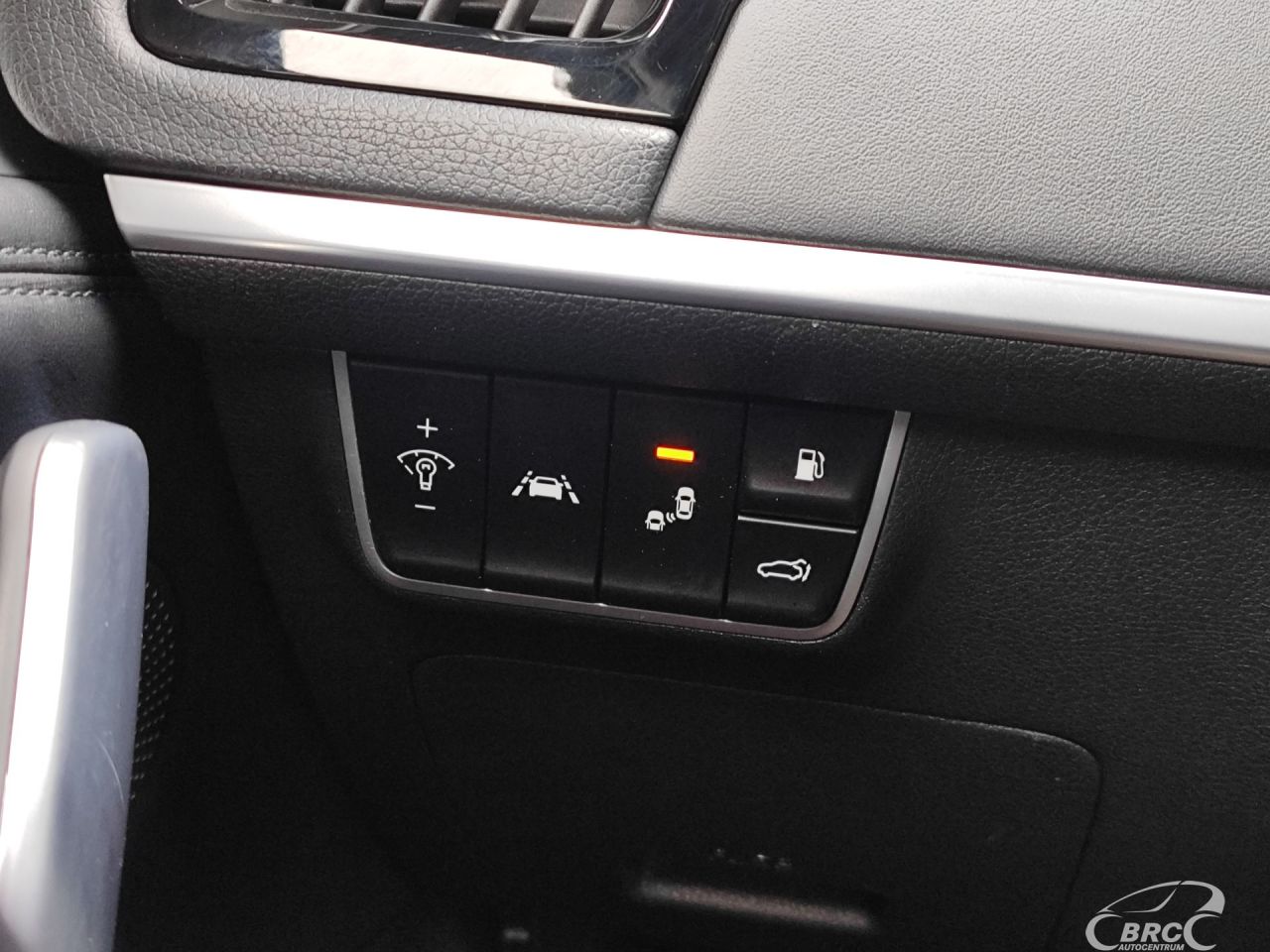 Kia Stinger | 28