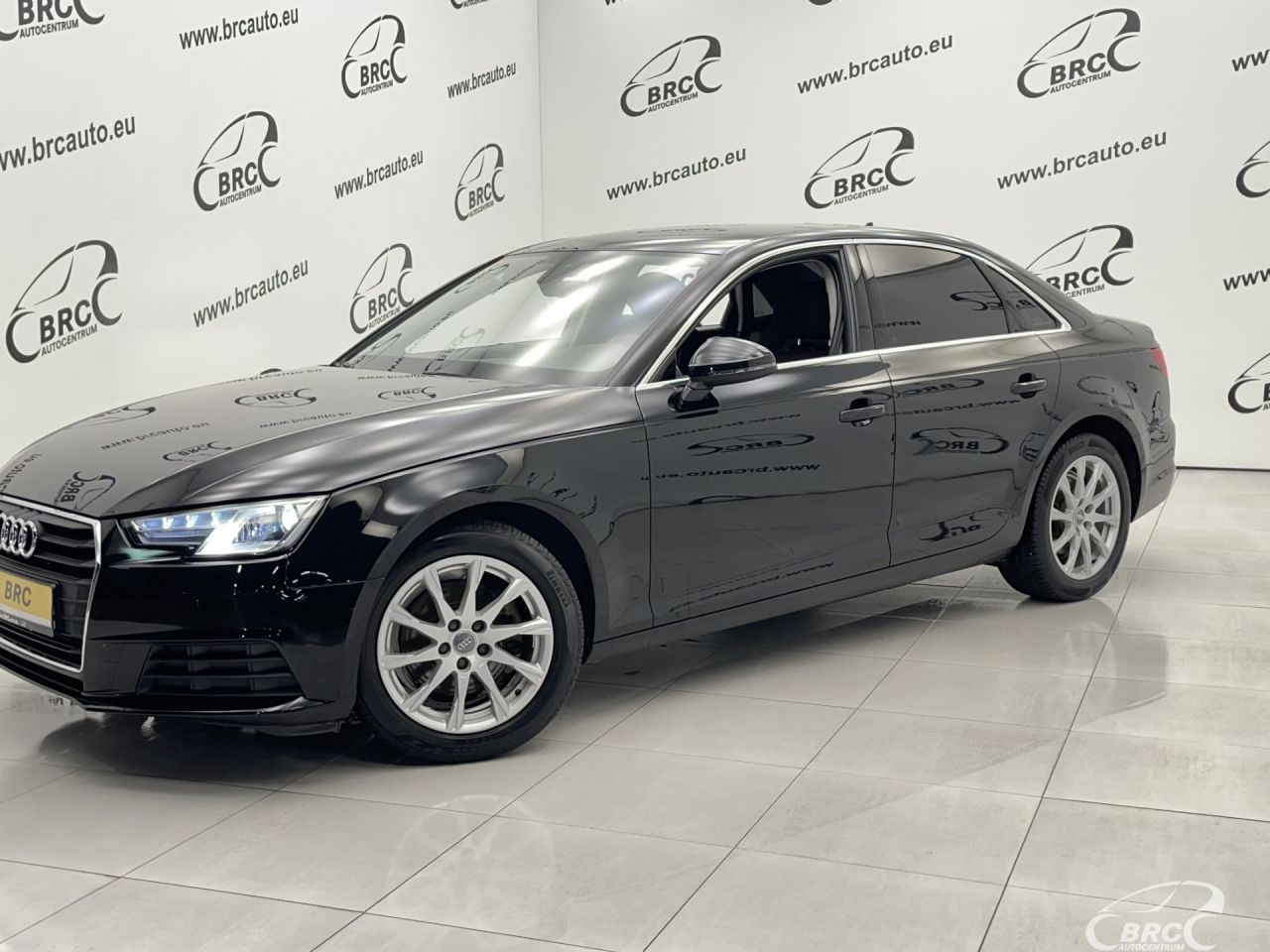 Audi A4, 2.0 l., Седан