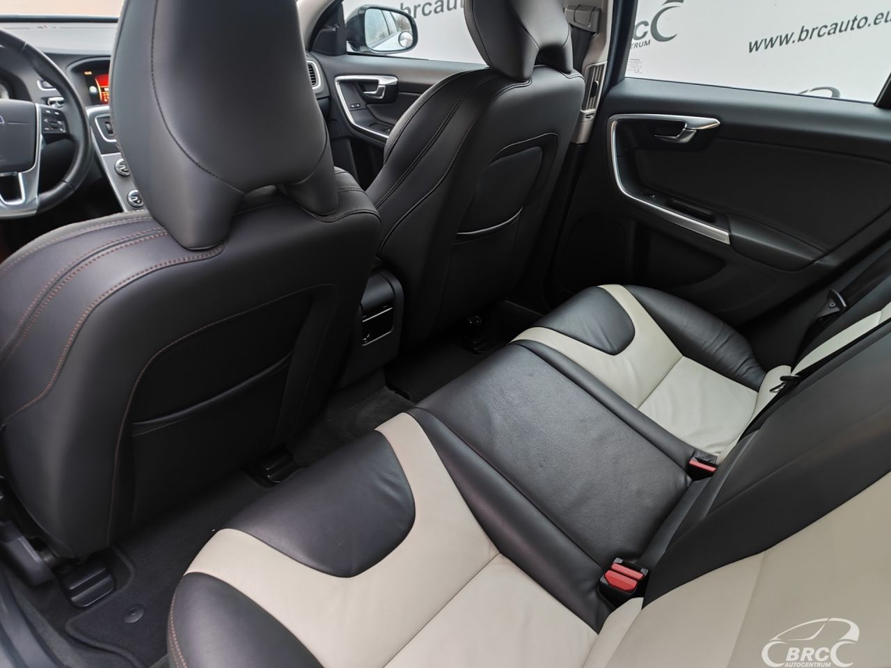 Volvo V60 | 13