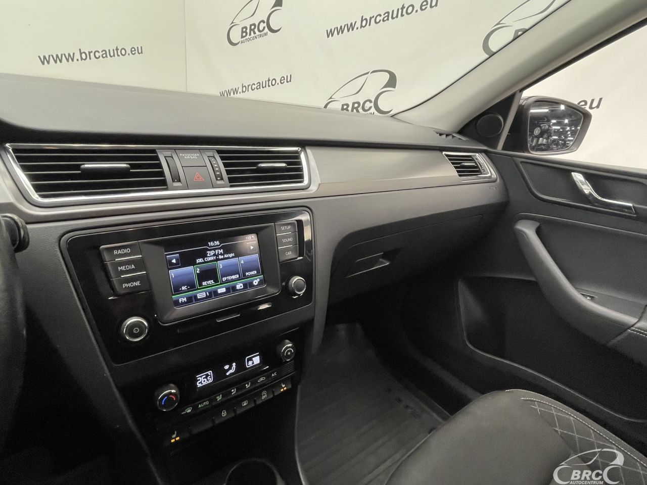 Skoda Rapid | 25