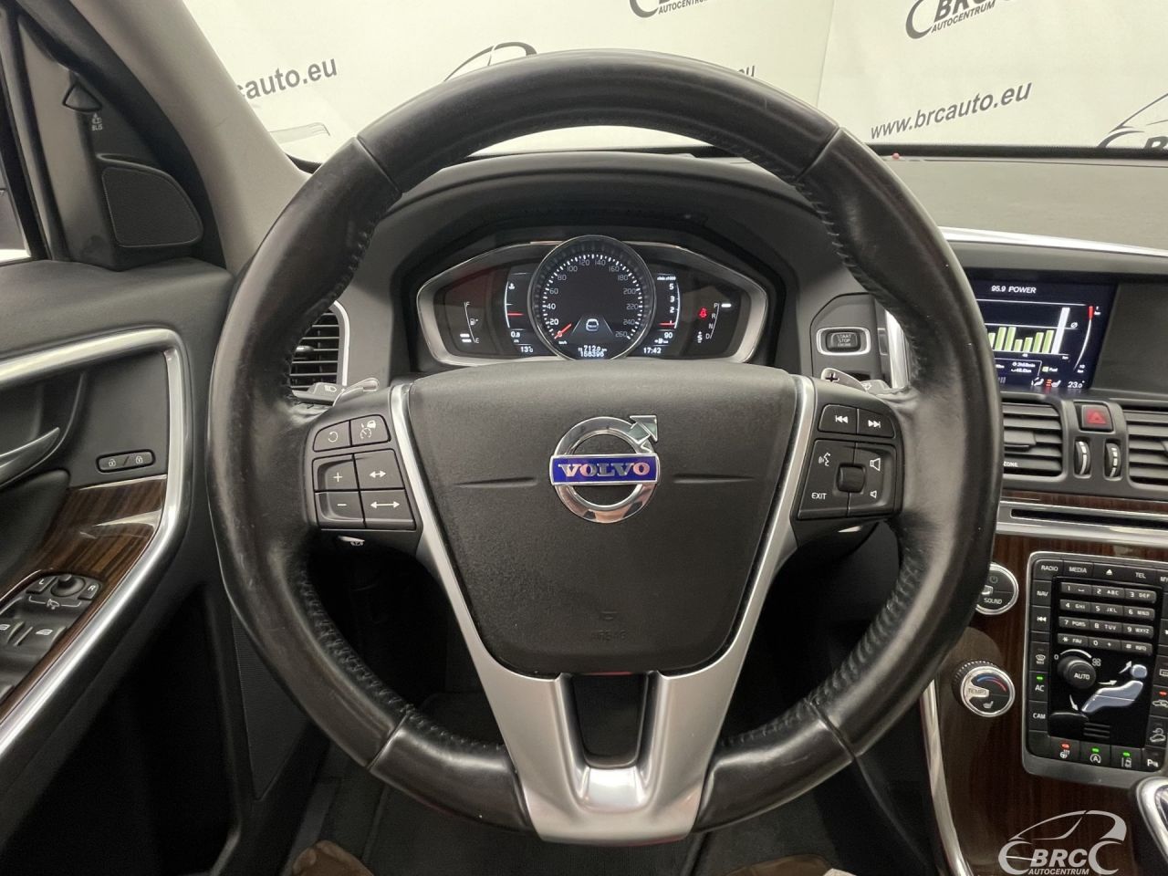 Volvo XC60 | 27