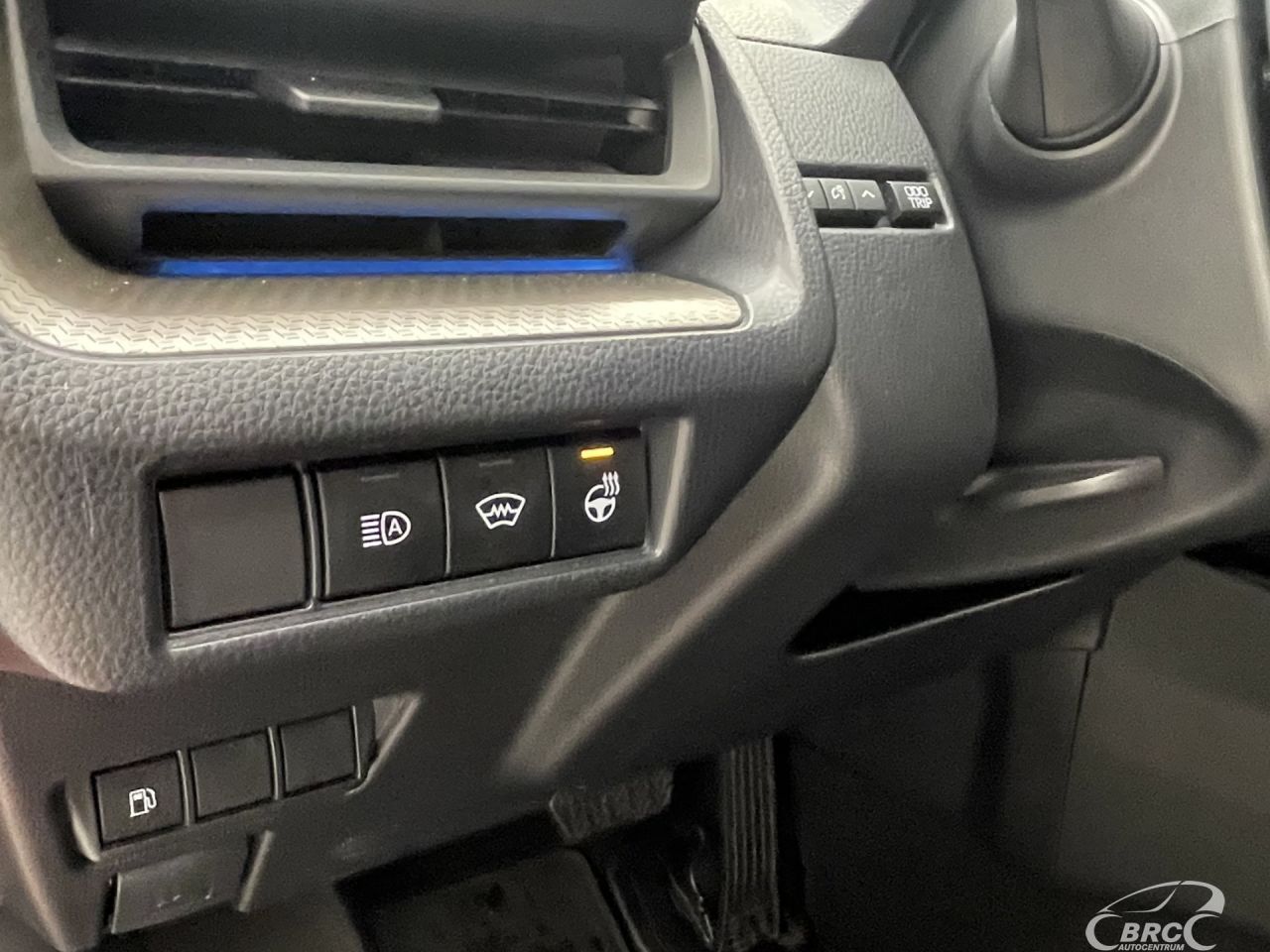 Toyota Prius | 23