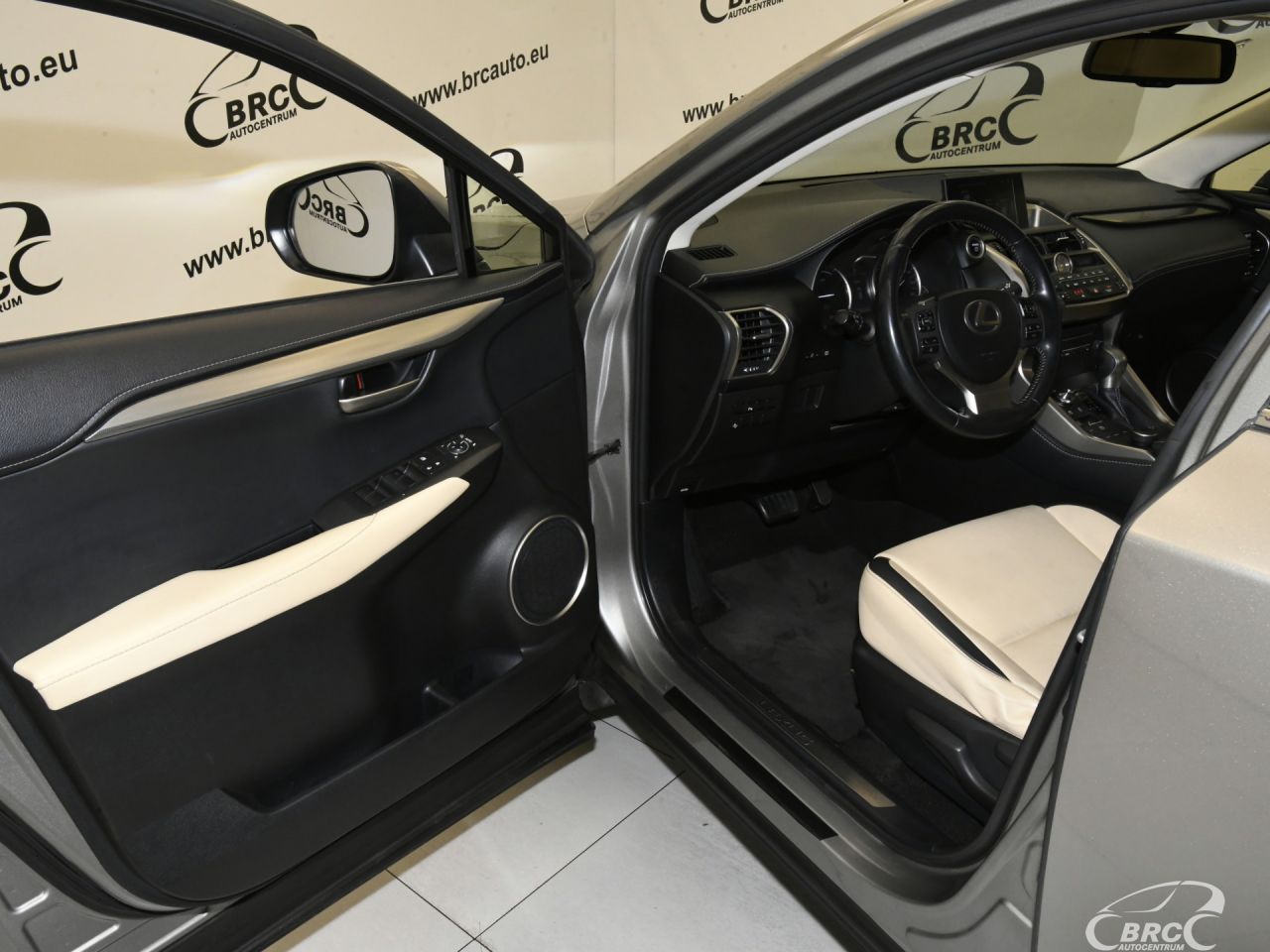 Lexus NX 300h | 16