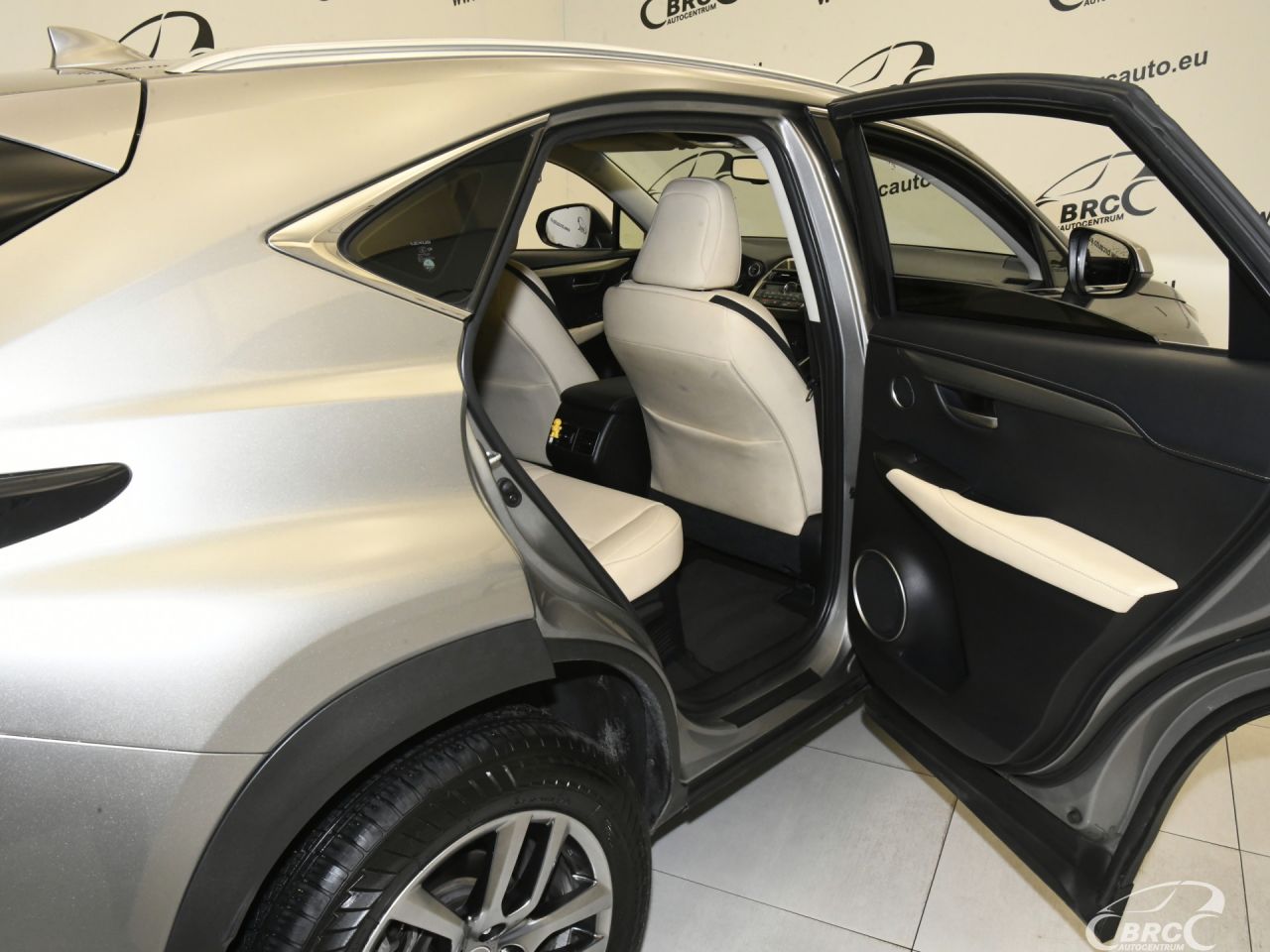 Lexus NX 300h | 9