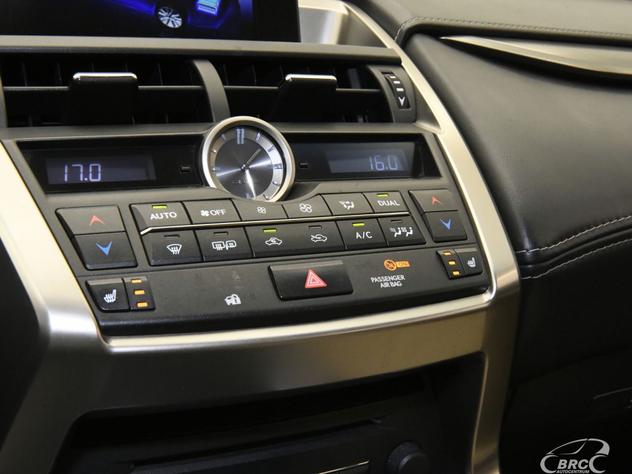 Lexus NX 300h | 22