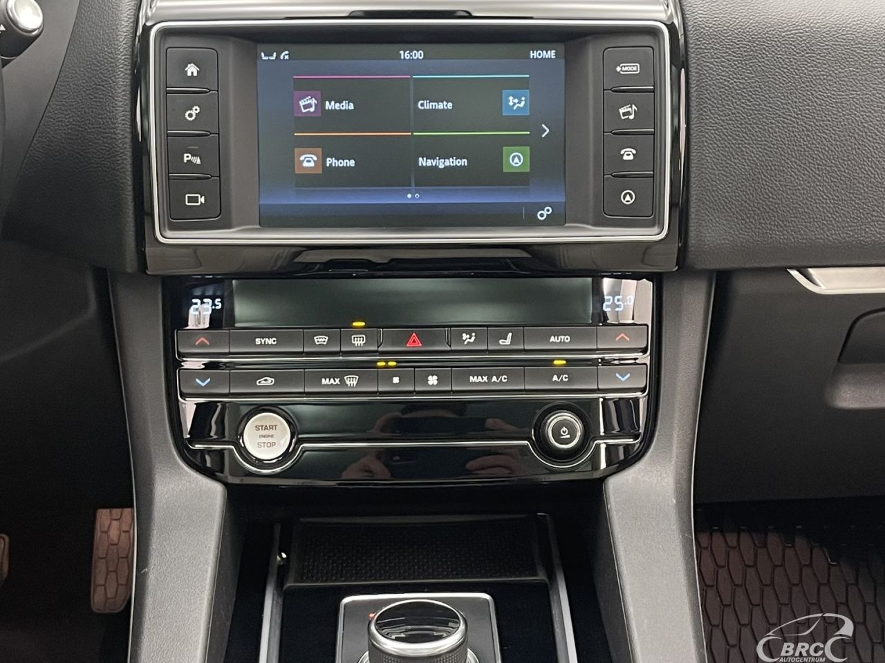 Jaguar F-Pace | 15