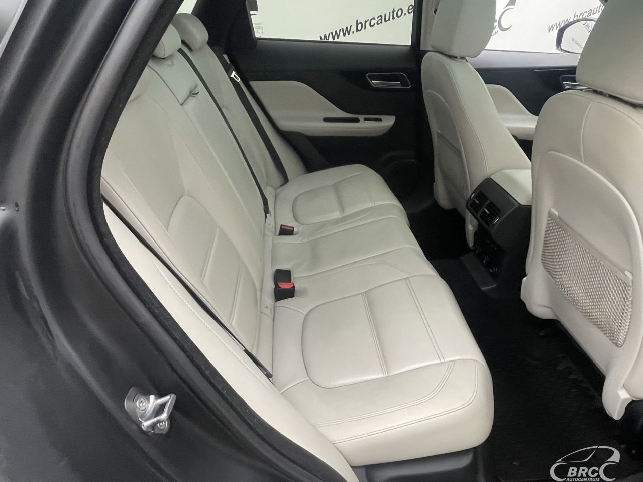 Jaguar F-Pace | 9