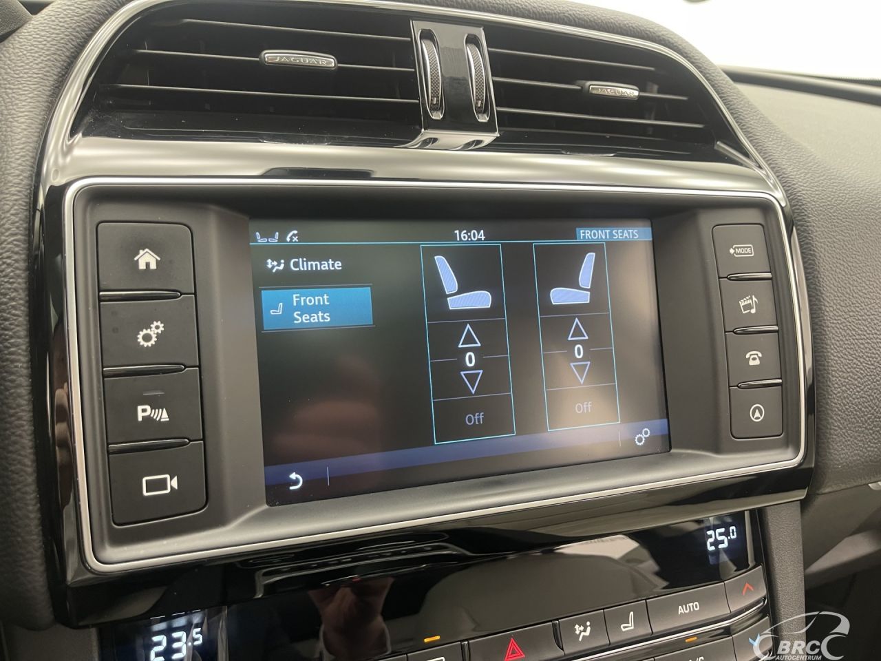 Jaguar F-Pace | 44