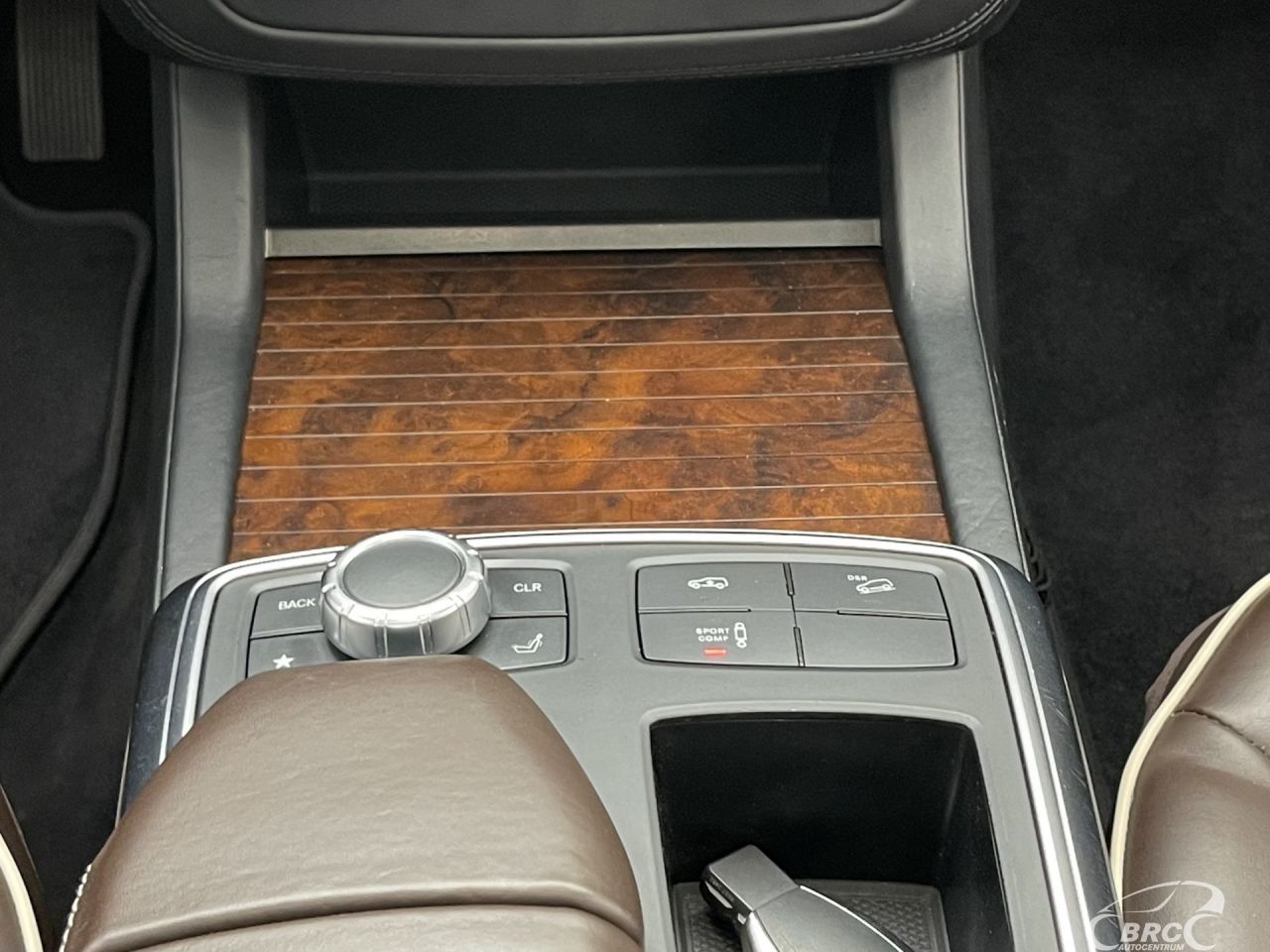 Mercedes-Benz GL550 | 22