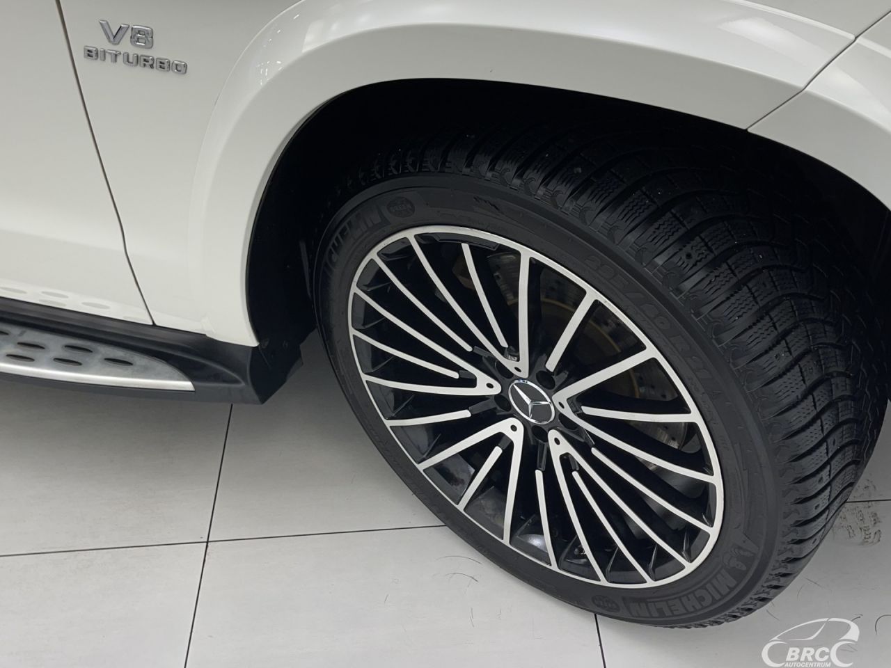 Mercedes-Benz GL550 | 47