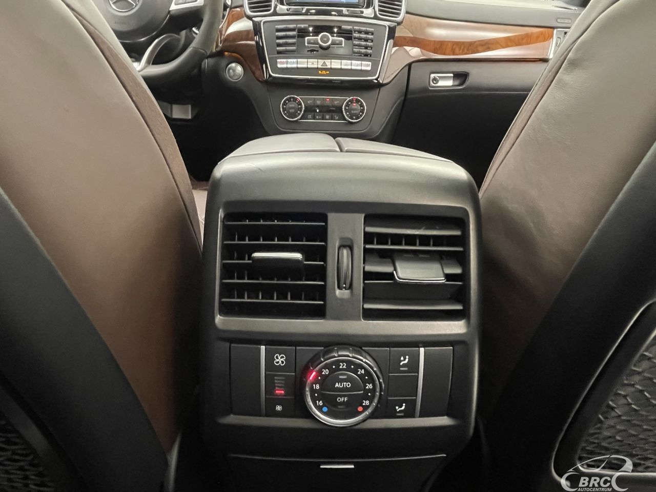 Mercedes-Benz GL550 | 16
