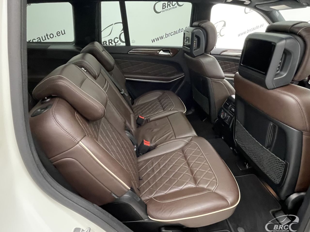 Mercedes-Benz GL550 | 11