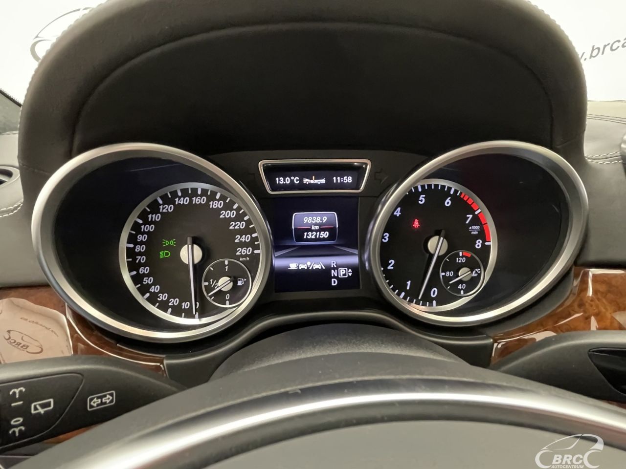 Mercedes-Benz GL550 | 37