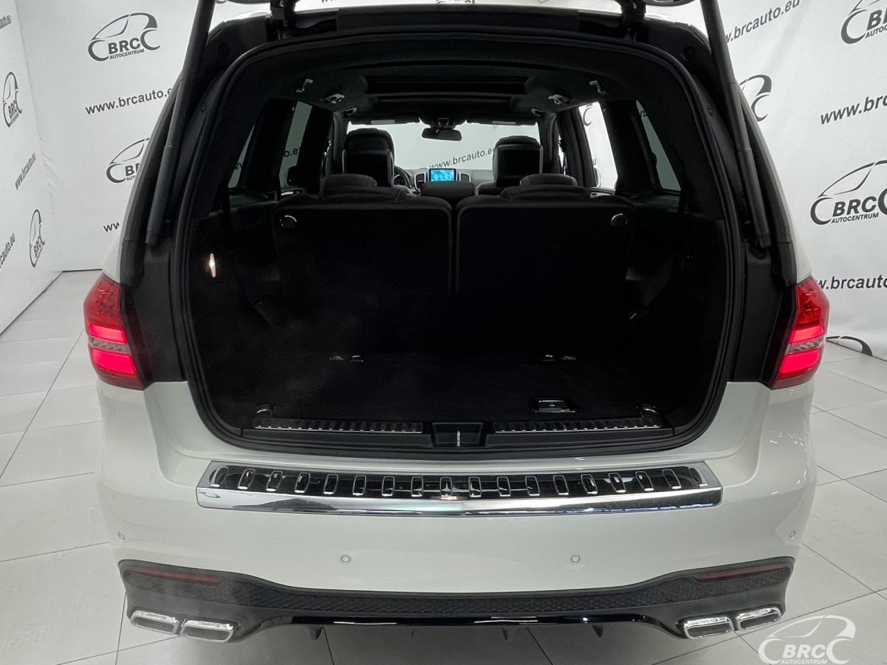 Mercedes-Benz GL550 | 49
