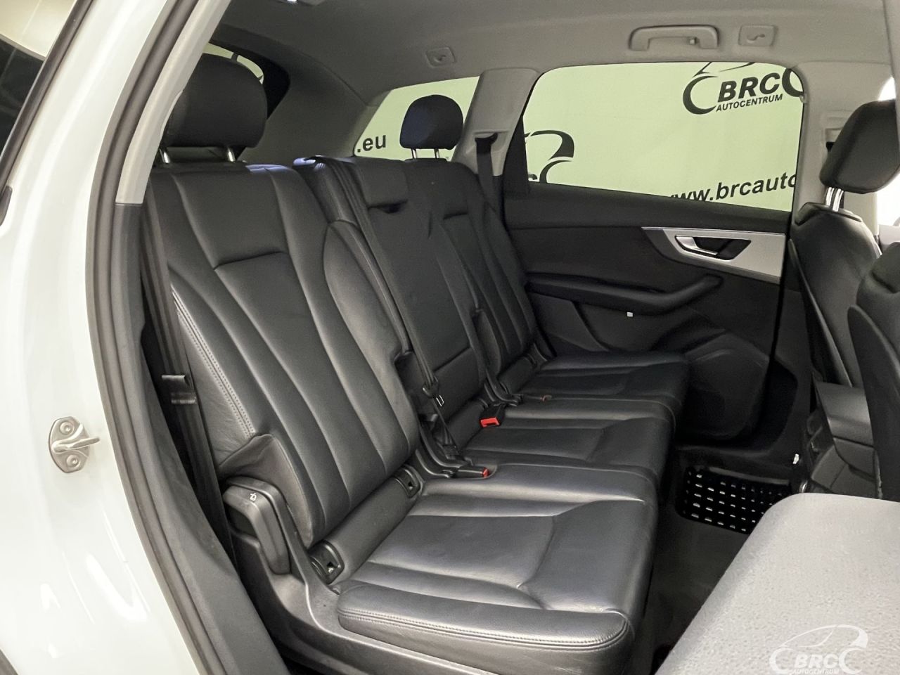 Audi Q7 | 10