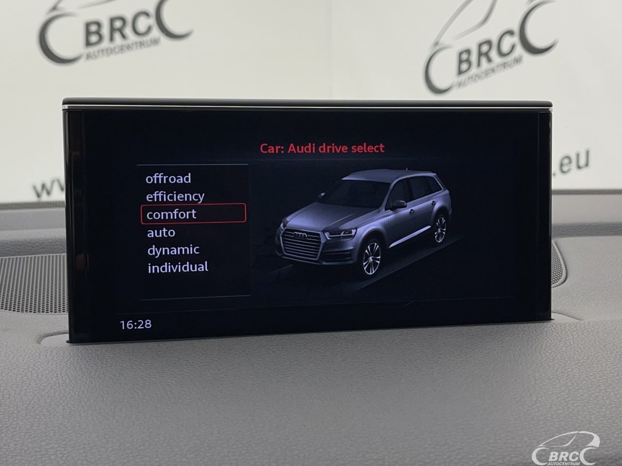 Audi Q7 | 34